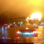 Captan momento cuando avión médico se estrella en Filadelfia