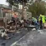 Tráiler se accidenta en el Anillo Periférico, complica el tránsito y afecta línea del Transmetro