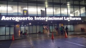 Aeropuerto La Aurora frente a su mayor prueba operativa
