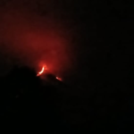 Volcán de Fuego continúa en actividad y alertan por caída de ceniza en comunidades cercanas