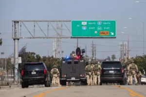 Declaran toque de queda en el centro de Los Ángeles ante la tensión por redadas y protestas