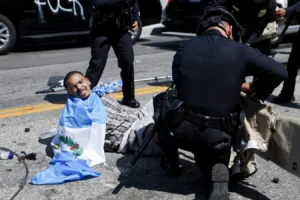 Al menos 1,437 guatemaltecos han sido detenidos en 64 operativos antimigrantes en EE. UU., donde la administración del presidente Donald Trump intensificó su plan de deportaciones masivas, informaron fuentes oficiales.