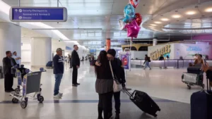 EE. UU. impondrá sanciones de hasta US$13 mil a los viajeros que incumplan instrucciones en el aeropuerto