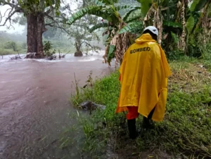 En imágenes: fuertes lluvias en El Salvador dejan tres muertos y clases suspendidas