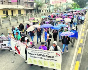 Siete pactos colectivos consumen Q2 mil 450 millones anuales, advierte el CIEN