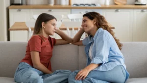 Cómo hablar con tu hijo adolescente sin generar conflictos: claves para una comunicación efectiva