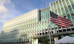 Trump podría remover en enero a 29 embajadores, entre ellos el de Guatemala, según la prensa de EE. UU.