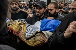 El ejército israelí mata a pareja palestina, sus dos hijos más pequeños y hiere a otros dos