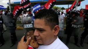 Cómo funciona la red trasnacional de espionaje y acoso a opositores del gobierno de Ortega y Murillo en Nicaragua, según la ONU