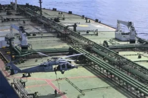 EN VIVO: Estados Unidos intercepta y aborda un buque cisterna con crudo iraní en el océano Índico